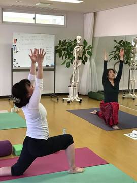 短期集中ヨガインストラクター養成スクール